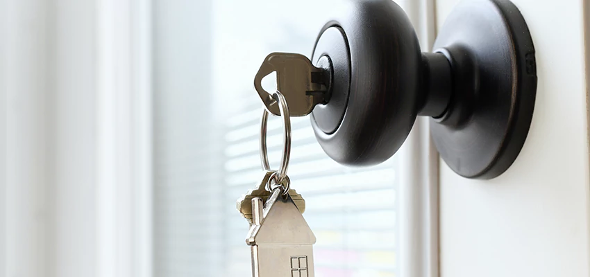 Bifold Door Knob Replacement in Kerman, California