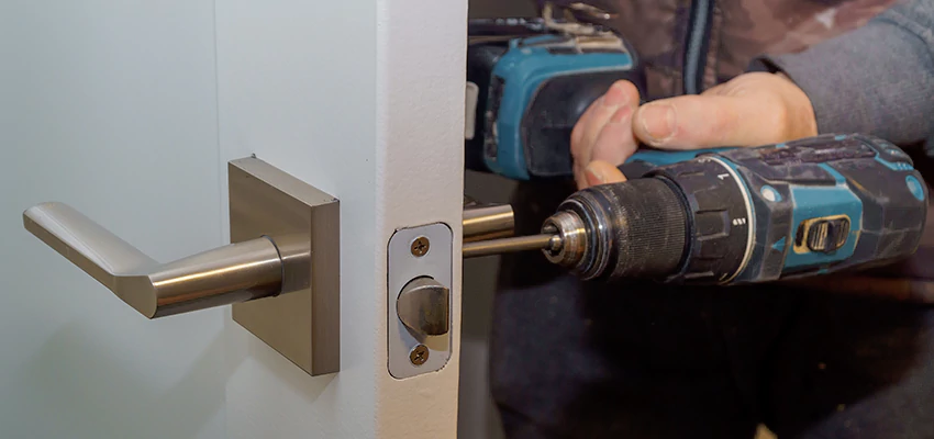 Broken Door Handle Lock Repair in Kerman, California